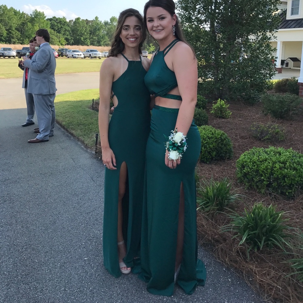 GiGi Designs Prom Dress - Picture 2 of 7